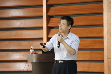 哈尔滨工业大学高继慧教授作特邀报告陈雪江教授在报告中介绍了西安